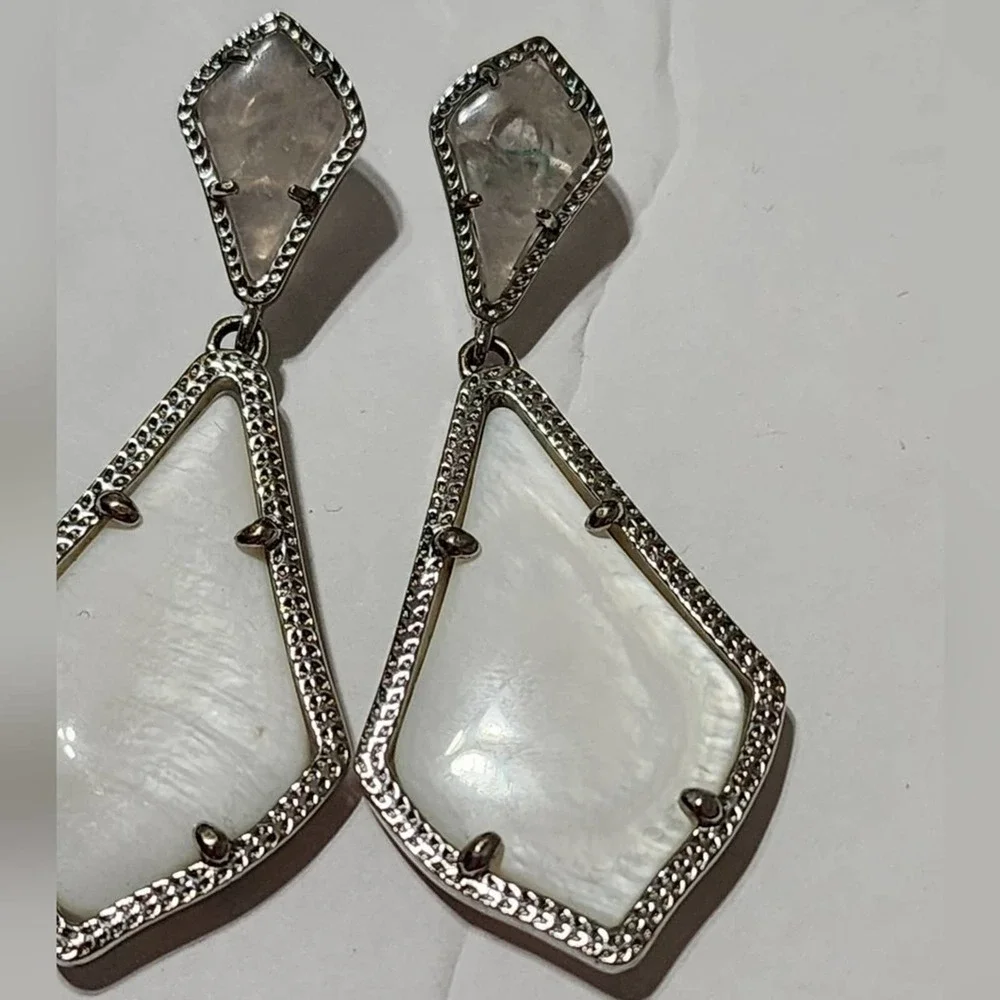 Kendra Scott Alexis mother‎ of pearl clear with silver post dangle drop earrings